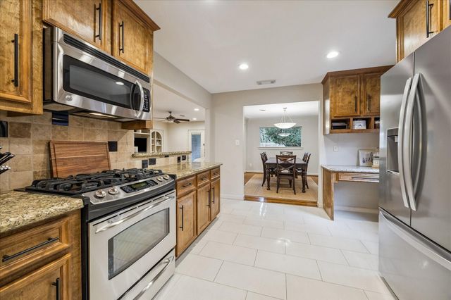 9226 Timberside Drive, Houston, TX 77025