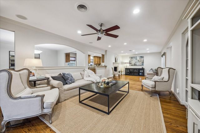 9226 Timberside Drive, Houston, TX 77025