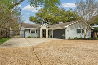 9226 Timberside Drive, Houston, TX 77025