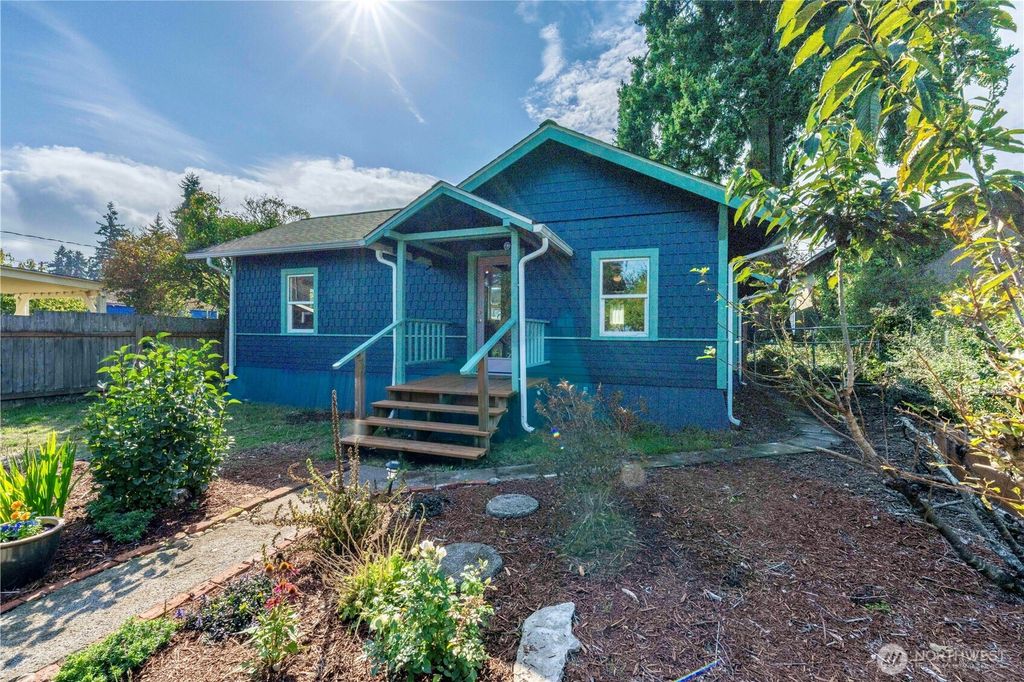 524 W 12th Street, Port Angeles, WA 98362