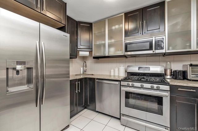 61-15 97th Street 6A, Rego Park, NY 11374