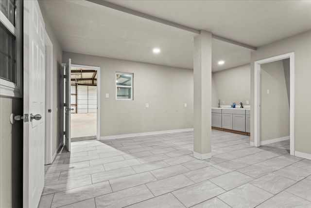 3689 S FM 303, Sundown, TX 79372