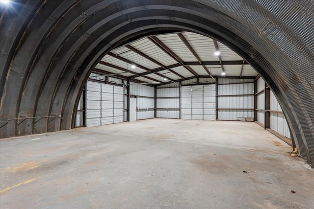 3689 S FM 303, Sundown, TX 79372