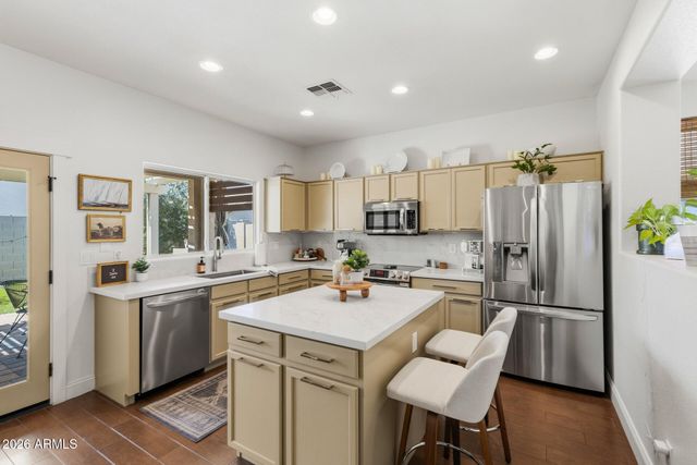 8385 W MARY ANN Drive, Peoria, AZ 85382