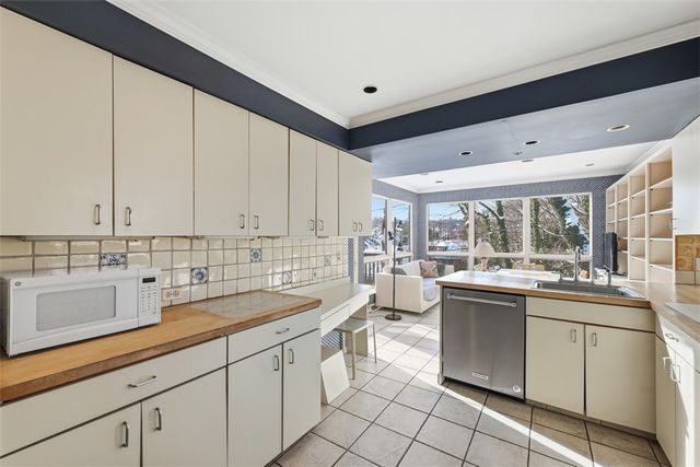 6820 Linden Lane, Point Breeze, PA 15208