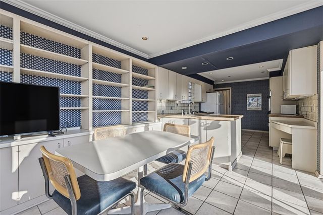 6820 Linden Lane, Point Breeze, PA 15208