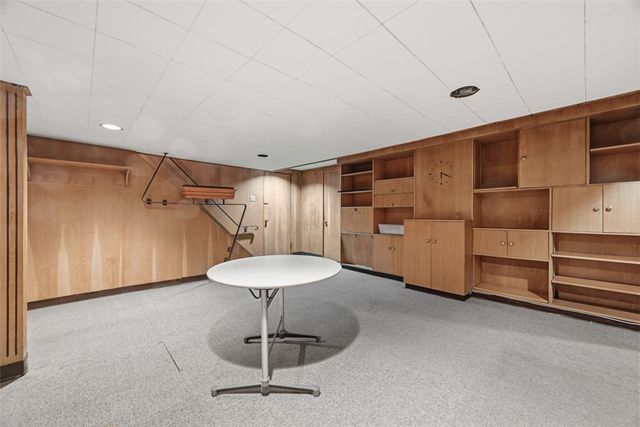 6820 Linden Lane, Point Breeze, PA 15208