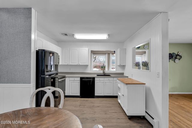 20 Catskill Court, Toms River, NJ 08753