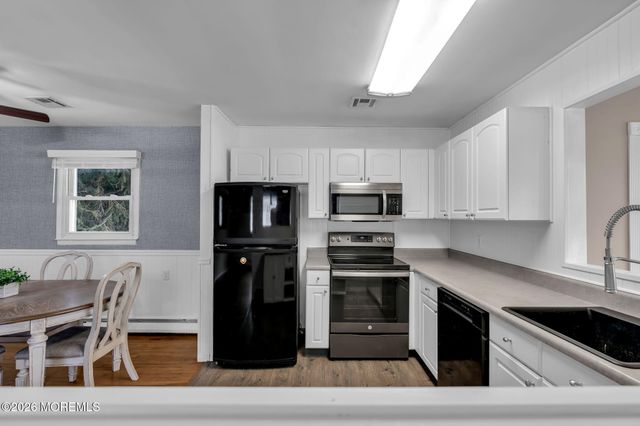 20 Catskill Court, Toms River, NJ 08753