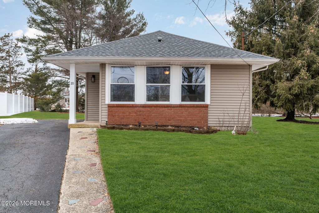 20 Catskill Court, Toms River, NJ 08753