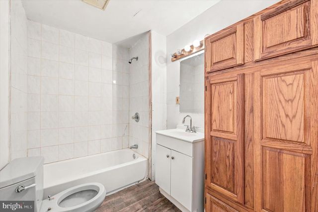 2417 E CUMBERLAND ST, Philadelphia, PA 19125