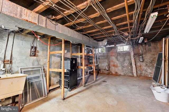 2417 E CUMBERLAND ST, Philadelphia, PA 19125