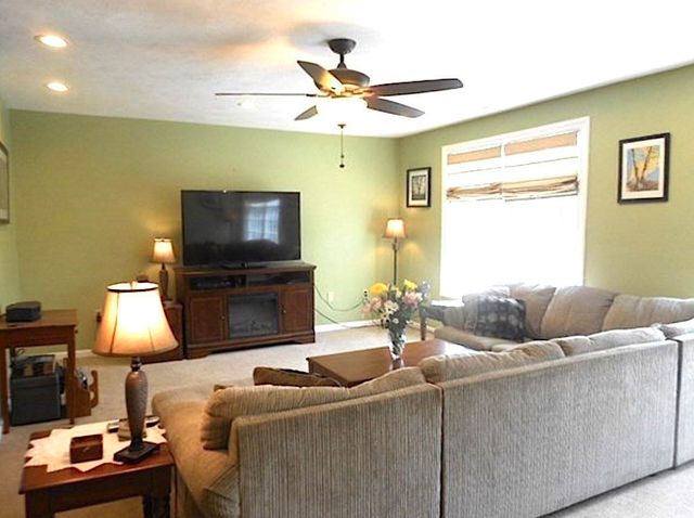 297 Providence Rd 2, Grafton, MA 01560
