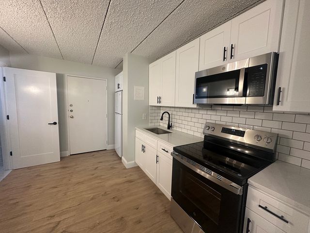 40 Cochituate Rd 16, Framingham, MA 01701