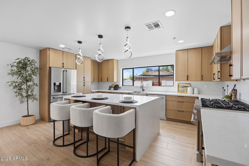 8401 E AVALON Drive, Scottsdale, AZ 85251 — exterior