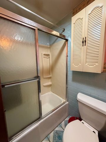 27 Dillon St, Worcester, MA 01604