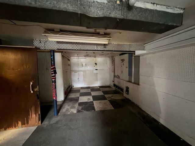27 Dillon St, Worcester, MA 01604