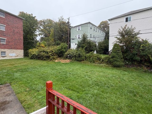 27 Dillon St, Worcester, MA 01604