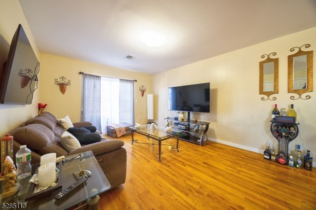 369 Bradford St, City Of Orange Twp., NJ 07050