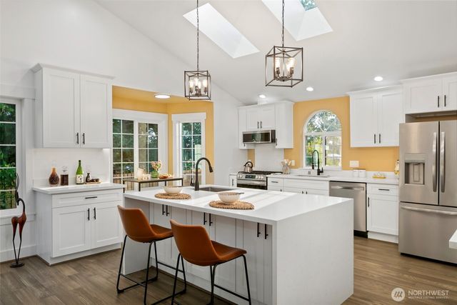 4902 241st Street SW, Mountlake Terrace, WA 98043