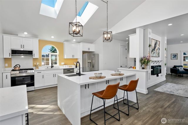 4902 241st Street SW, Mountlake Terrace, WA 98043