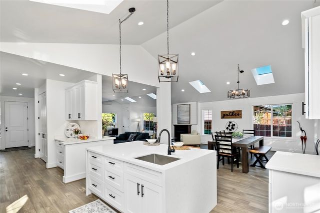 4902 241st Street SW, Mountlake Terrace, WA 98043