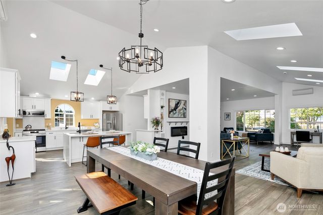 4902 241st Street SW, Mountlake Terrace, WA 98043