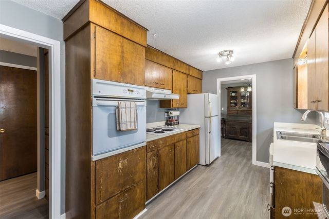 26217 SE 426th St, Enumclaw, WA 98022