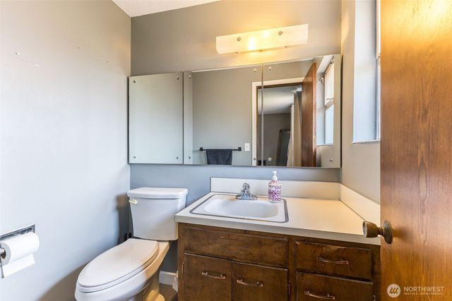 26217 SE 426th St, Enumclaw, WA 98022