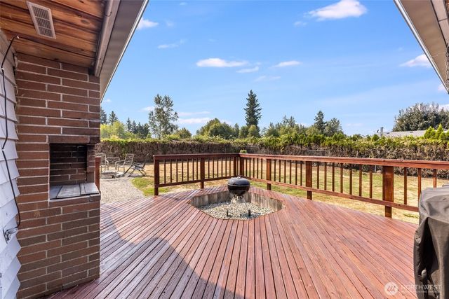 26217 SE 426th St, Enumclaw, WA 98022