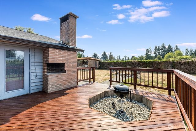 26217 SE 426th St, Enumclaw, WA 98022