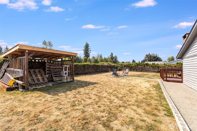 26217 SE 426th St, Enumclaw, WA 98022