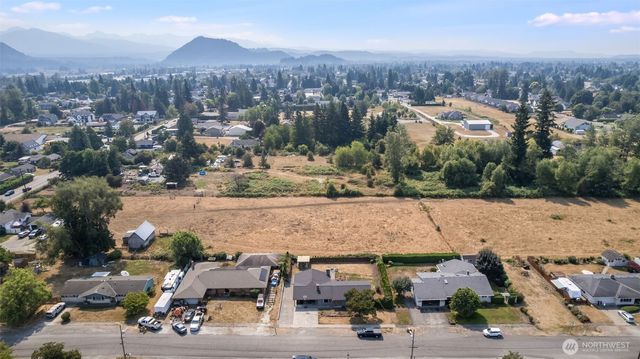 26217 SE 426th St, Enumclaw, WA 98022