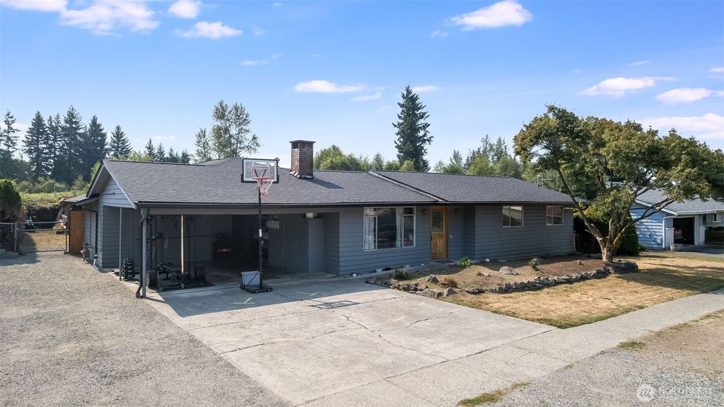 26217 SE 426th St, Enumclaw, WA 98022