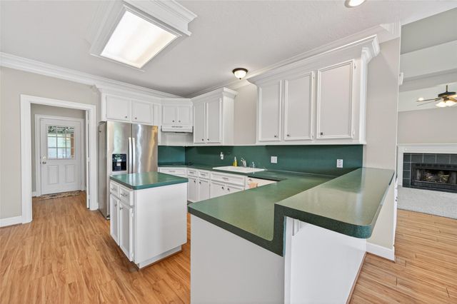 503 Pine View Circle, Montgomery, TX 77356