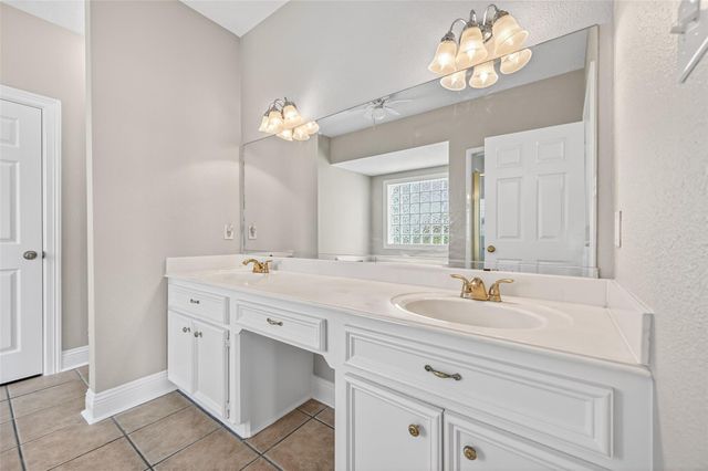 503 Pine View Circle, Montgomery, TX 77356