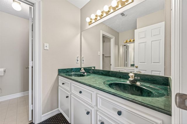503 Pine View Circle, Montgomery, TX 77356