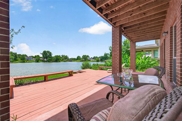 503 Pine View Circle, Montgomery, TX 77356