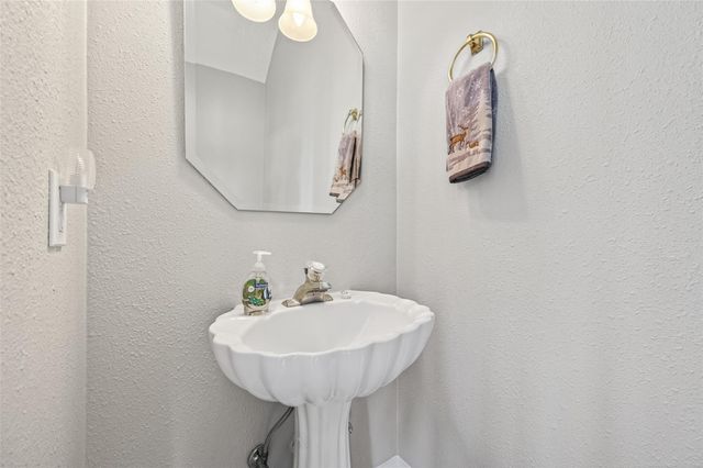 503 Pine View Circle, Montgomery, TX 77356