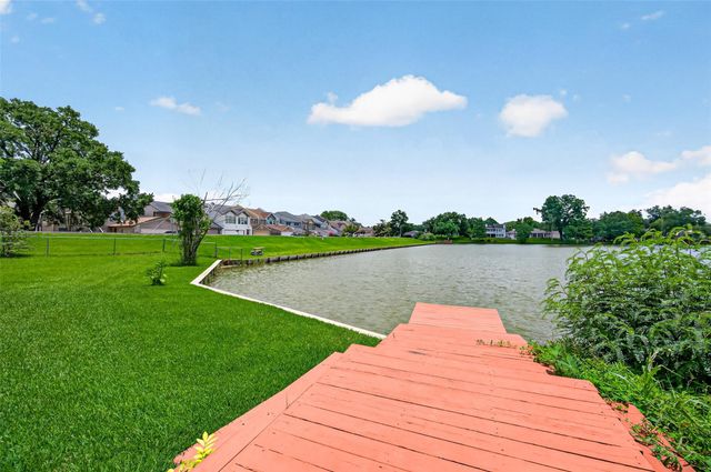 503 Pine View Circle, Montgomery, TX 77356