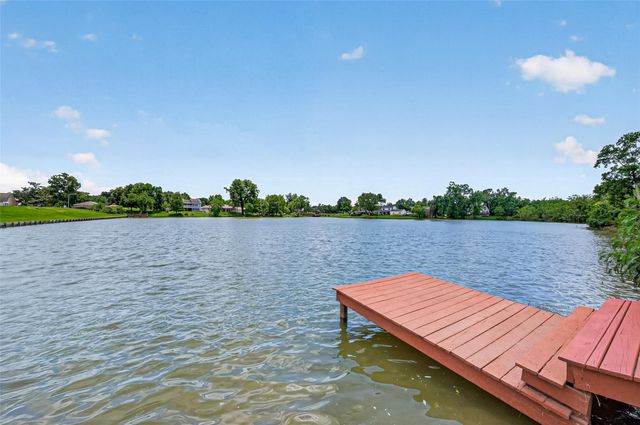 503 Pine View Circle, Montgomery, TX 77356