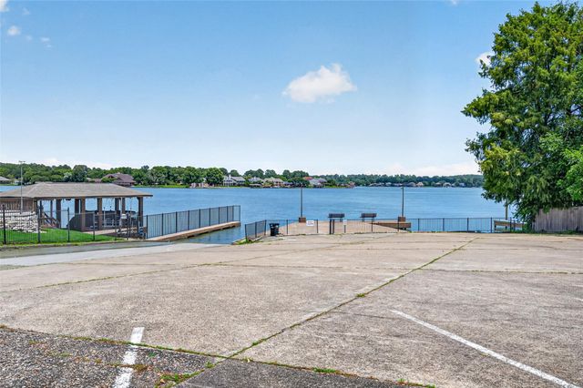 503 Pine View Circle, Montgomery, TX 77356
