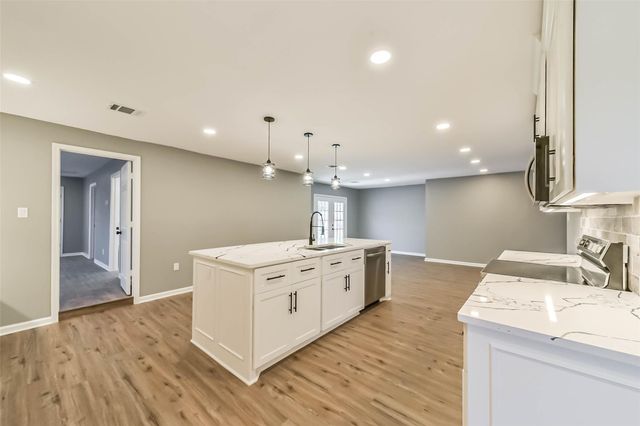 5034 Creekview Drive, La Porte, TX 77571