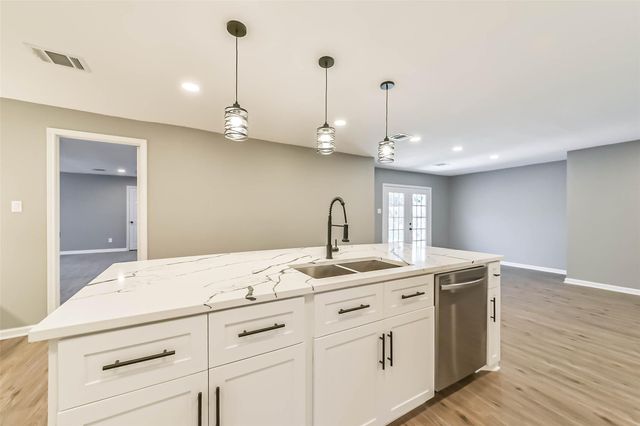 5034 Creekview Drive, La Porte, TX 77571