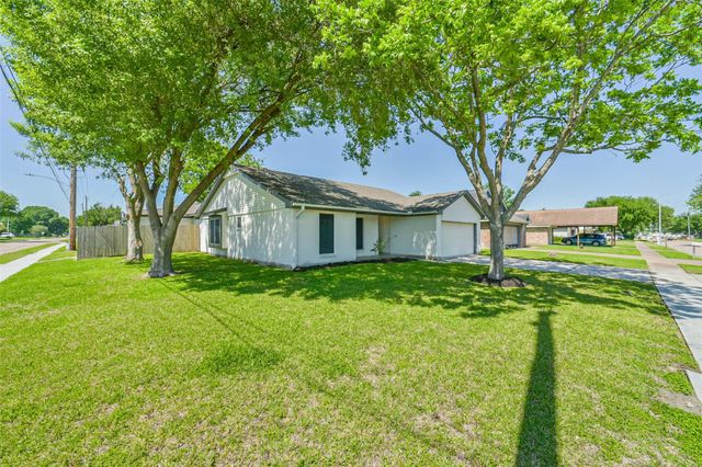 5034 Creekview Drive, La Porte, TX 77571