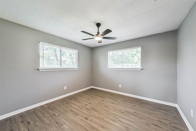 5034 Creekview Drive, La Porte, TX 77571