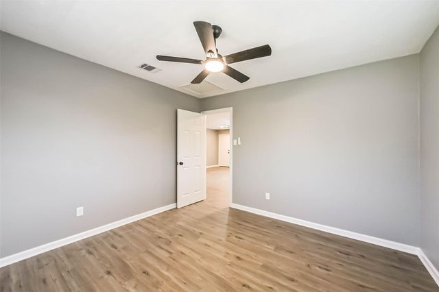 5034 Creekview Drive, La Porte, TX 77571