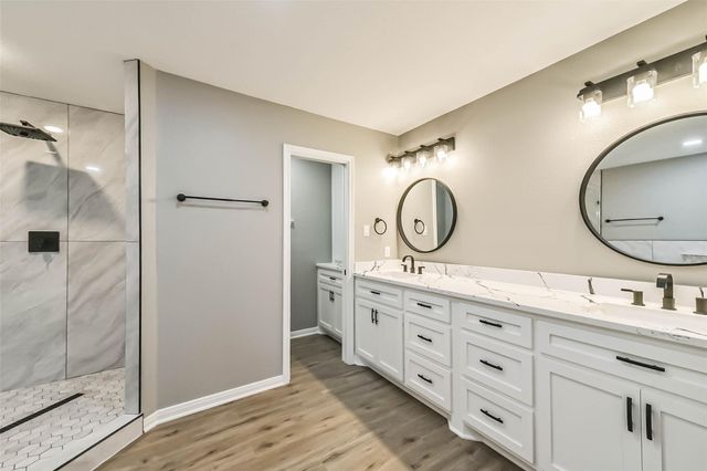 5034 Creekview Drive, La Porte, TX 77571