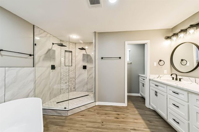 5034 Creekview Drive, La Porte, TX 77571