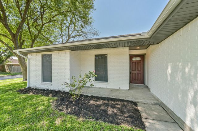 5034 Creekview Drive, La Porte, TX 77571